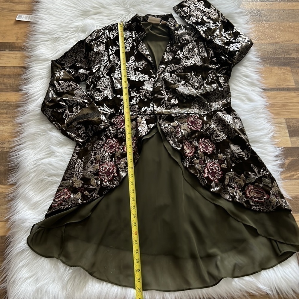 CHICO'S Floral Velvet Jacket Ambered Olive
Open Front size:1 - Picture 7 of 8